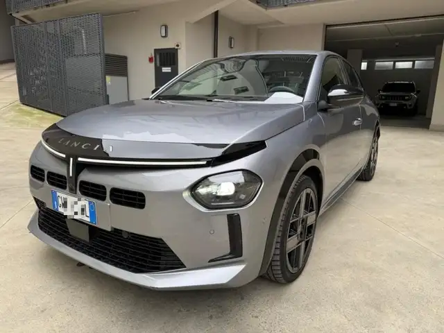 Lancia Ypsilon Hybrid e-DCT LX