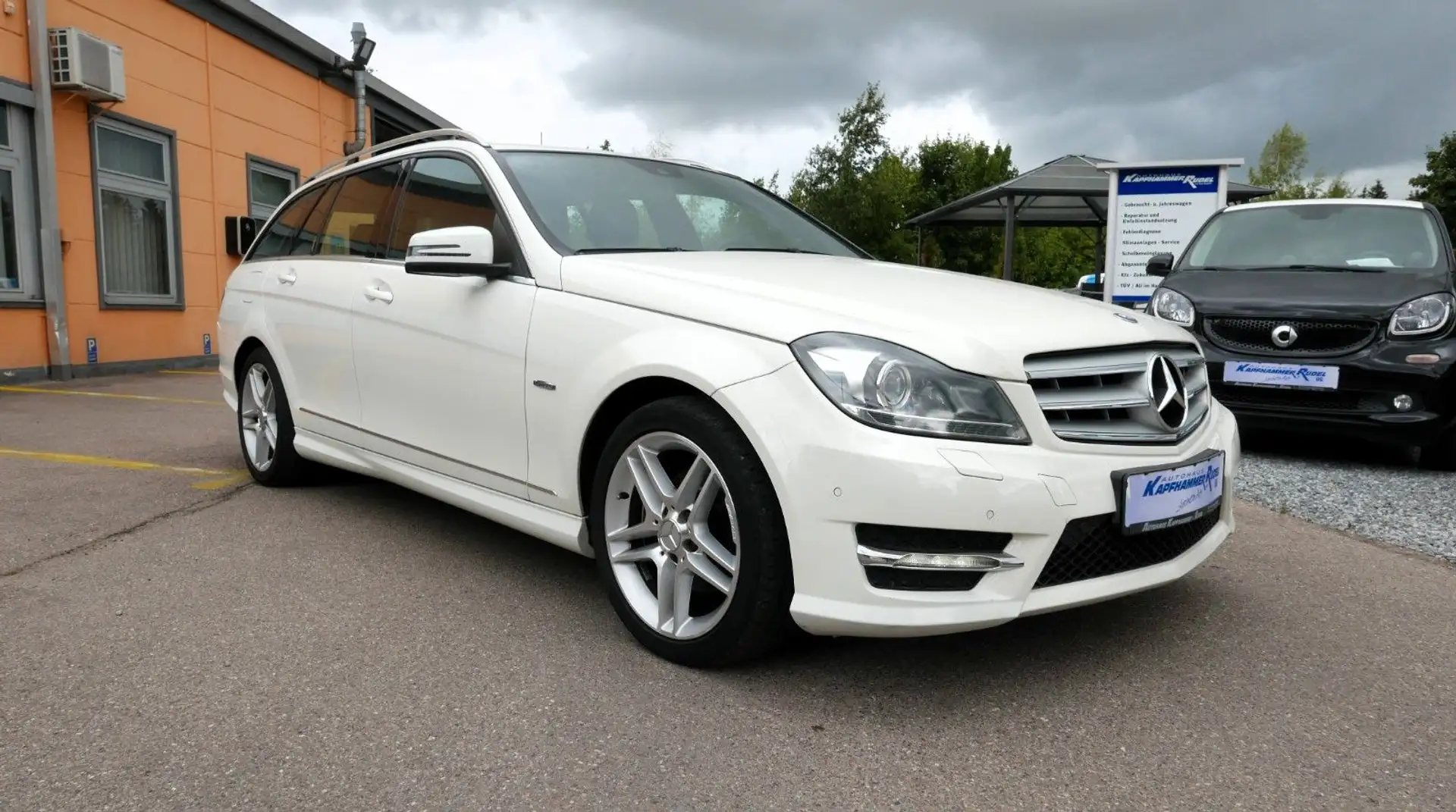 Mercedes-Benz C 180 T CGI /AMG-line/NAVI/Bi-Xenon Bianco - 2
