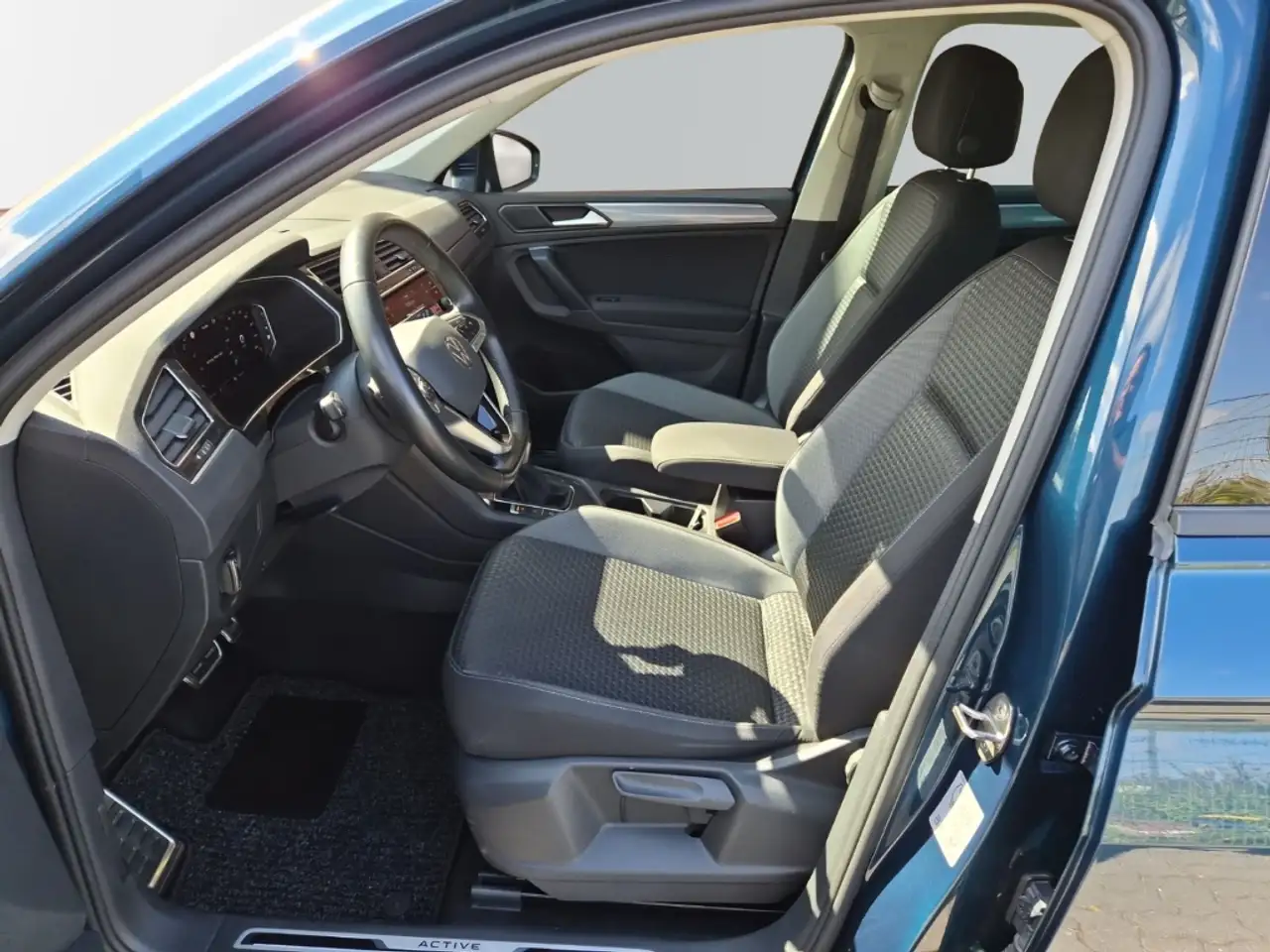 Volkswagen Tiguan 1.5 TSI DSG Active AHK CAM Alarm AppConnect, миниатюра 3