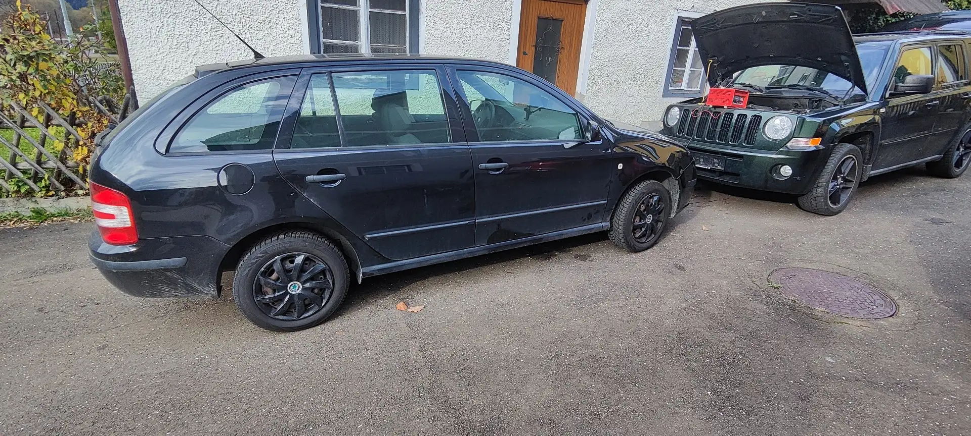 Skoda Fabia Ambiente Schwarz - 2