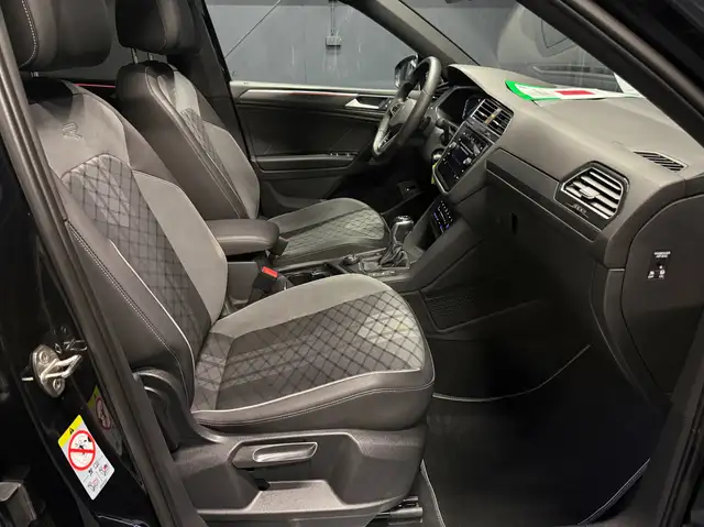 Volkswagen Tiguan Allspace view 13
