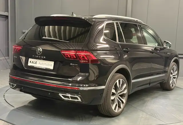 Volkswagen Tiguan Allspace view 7
