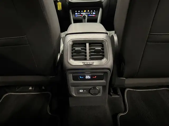 Volkswagen Tiguan Allspace view 30