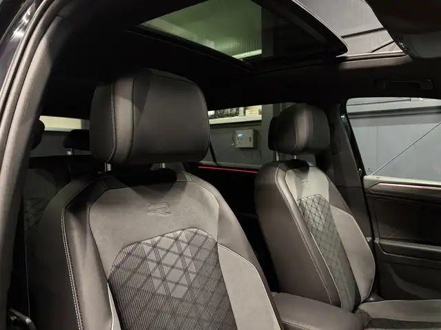 Volkswagen Tiguan Allspace view 12