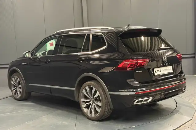 Volkswagen Tiguan Allspace view 4