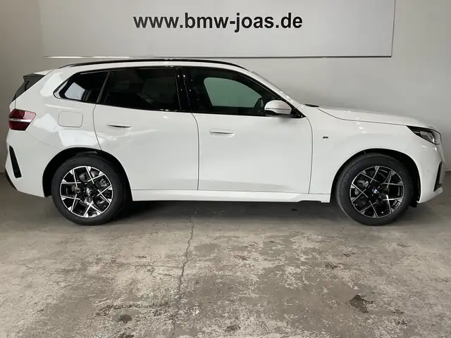 BMW X3 view 11