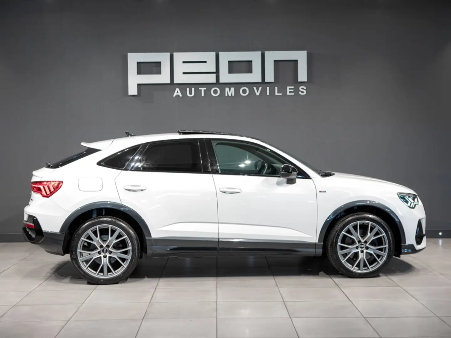 Audi Q3 Sportback 45 TFSI Black line quattro 180kW S troni Blanc - 2