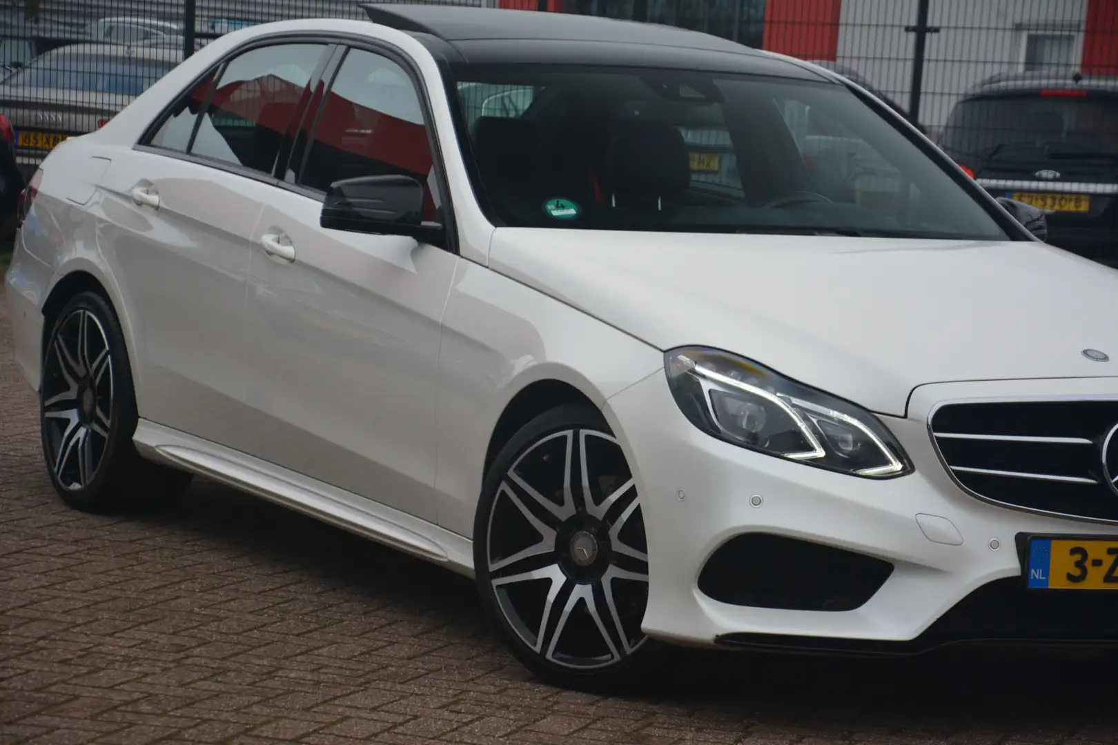 Mercedes-Benz E 200 Ambition Avantgarde | Navigatie | Panoramadak | Fu Blanc - 2