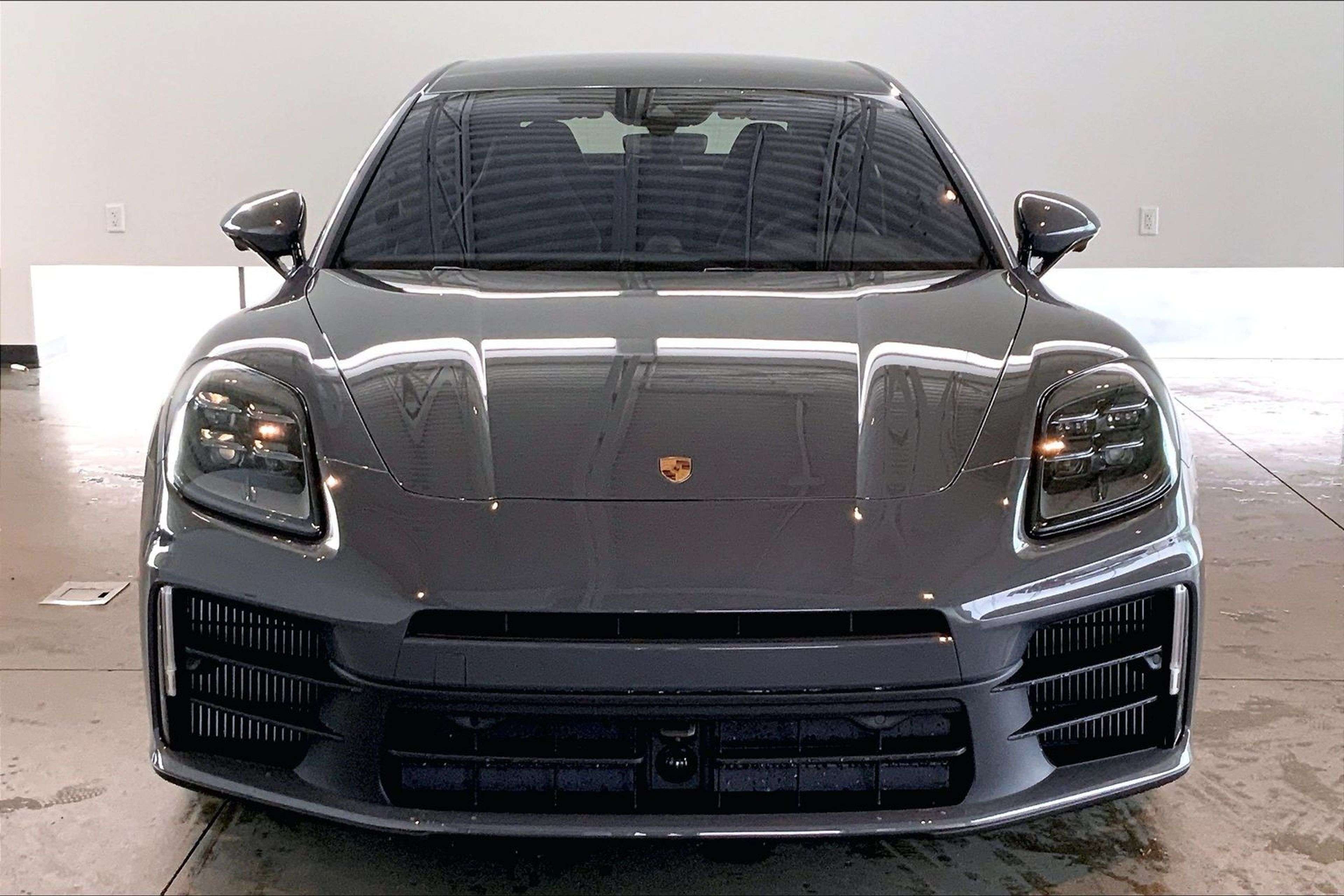 2026 Porsche Panamera 4 E-Hybrid Demo w/Prem Pkg, Porsche InnoDrive!