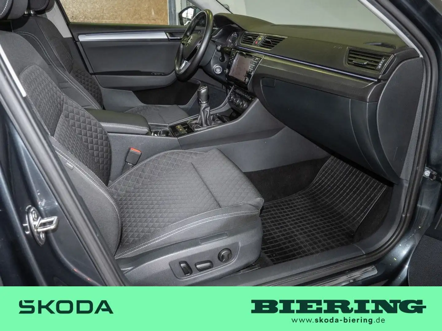 Skoda Superb 2.0 TDI Style SHZ XENON NAVI W-LAN ACC Šedá - 2