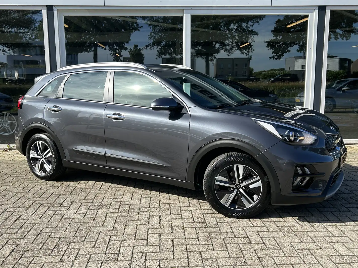 Kia Niro 1.6 GDi Hybrid DynamicLine 50% deal 8.475,- ACTIE Grijs - 1