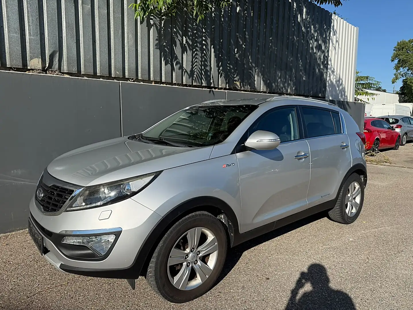 Kia Sportage Active 2,0 CRDi 4WD DPF Aut. | ALLRADANTRIEB | ... Grau - 1