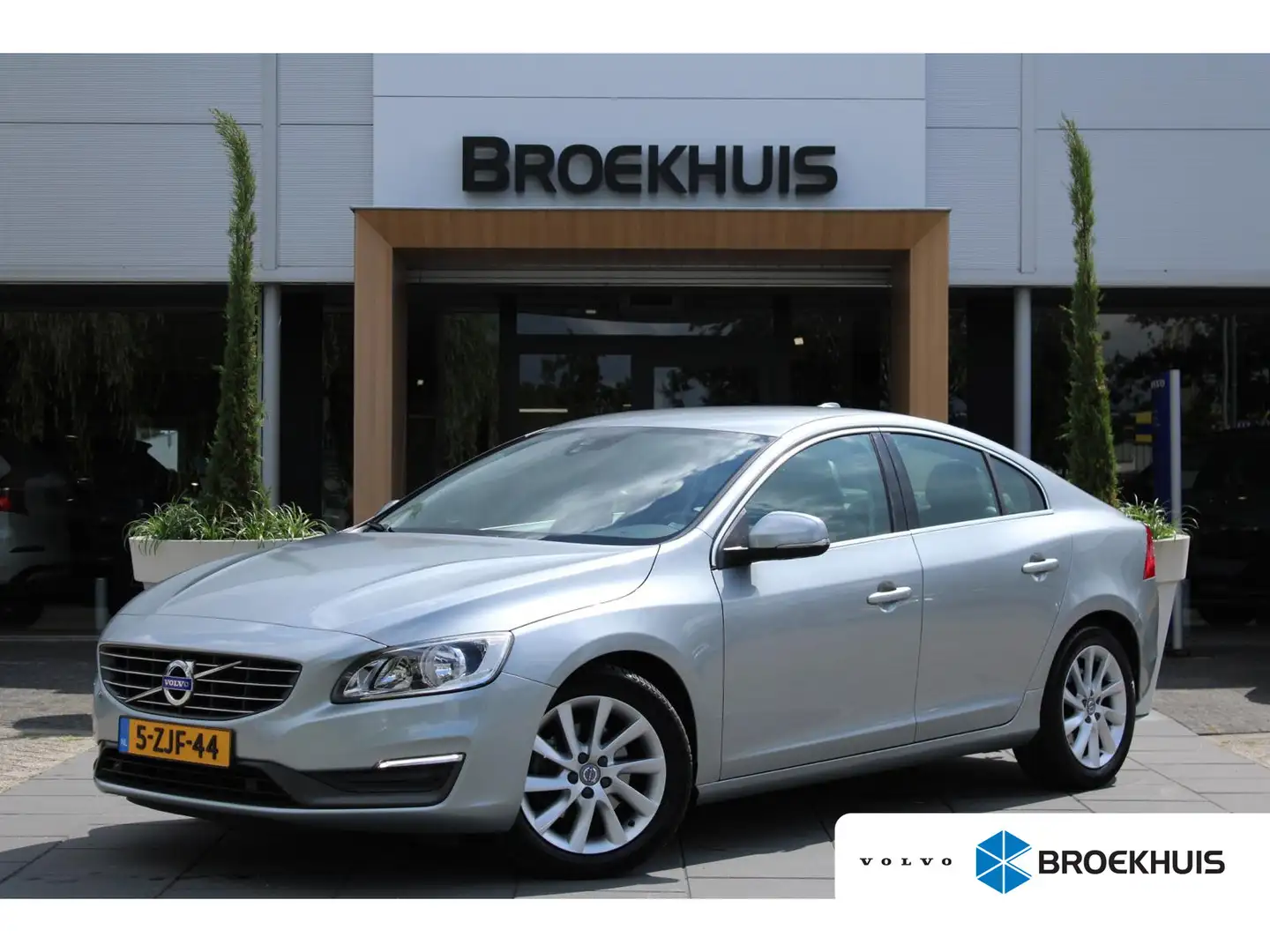 Volvo S60 T3 Momentum | Audio-navigatie full map + hard disk Gris - 1
