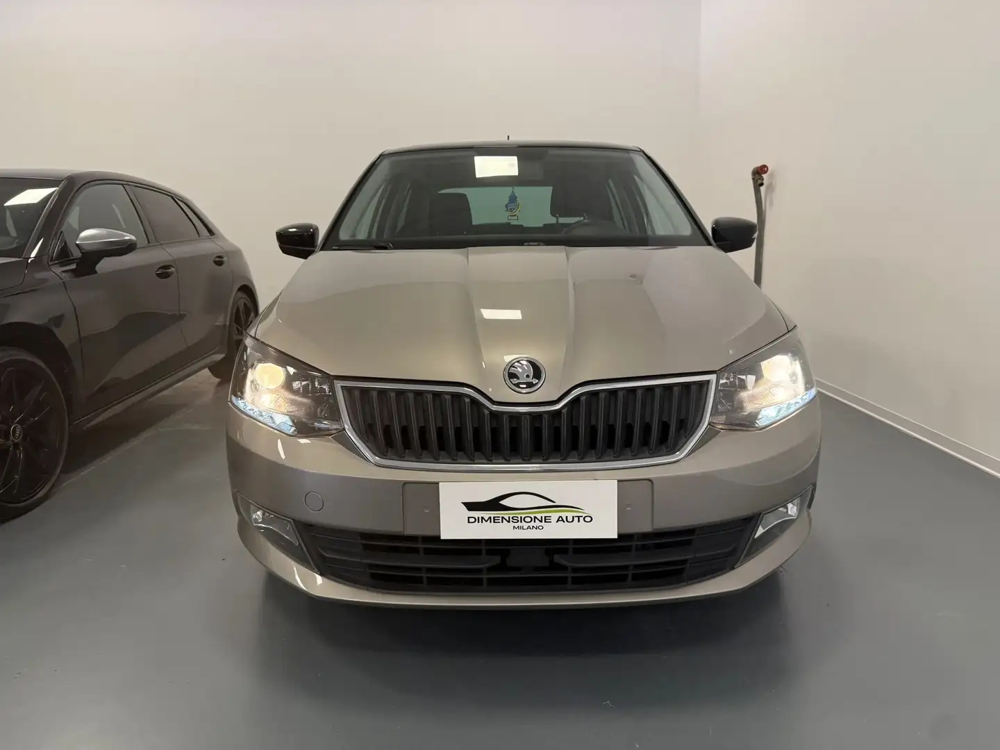 Skoda Fabia Fabia III 2015 Berlina 1.0 mpi Design Edition 60cv Bronze - 2