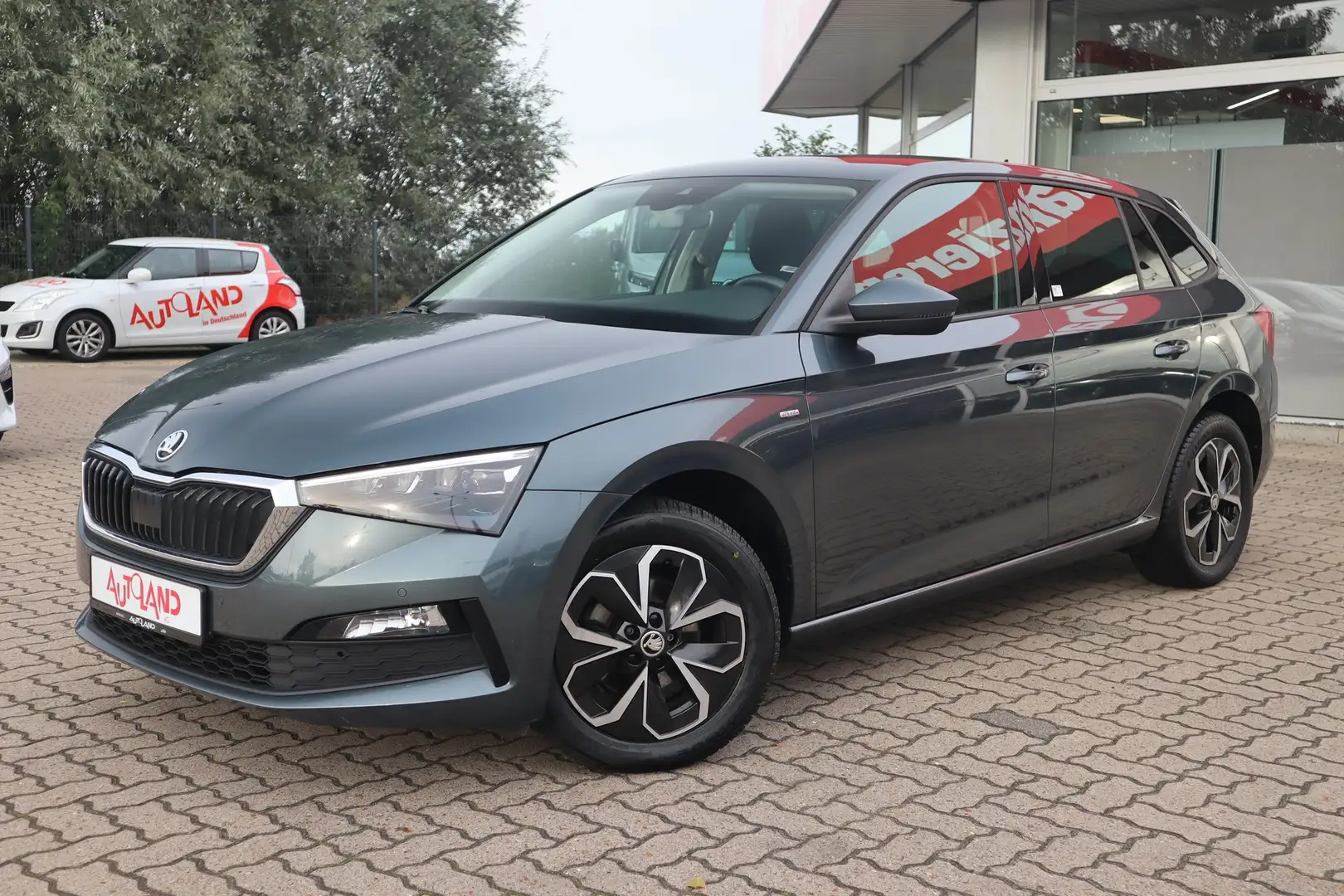 Skoda Scala 1.0 TSI Drive 125 LED Navi Virtual Cockpit Grau - 2
