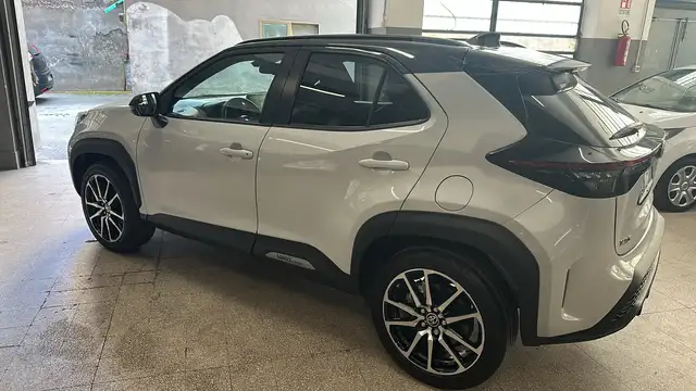 Toyota Yaris Cross view 8