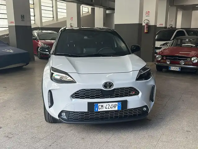 Toyota Yaris Cross view 3