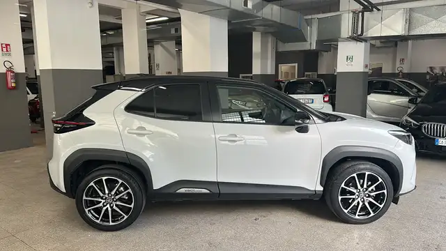 Toyota Yaris Cross view 5