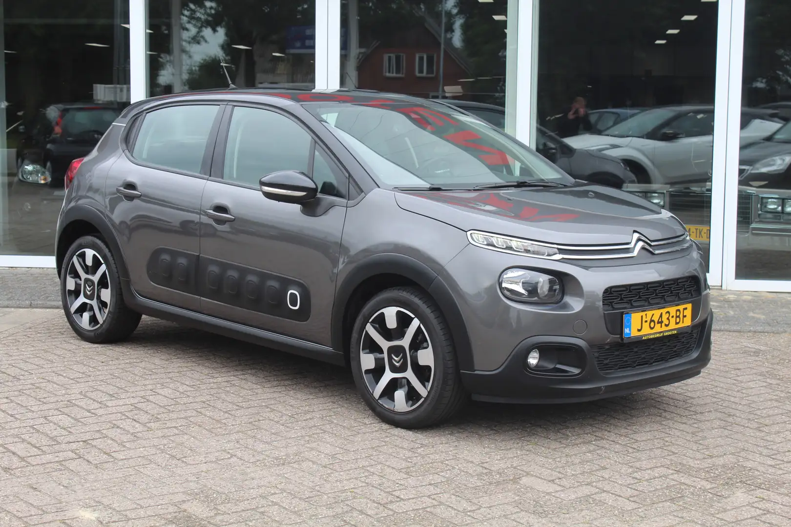 Citroen C3 1.2 PureTech Business//Navi//Camera! Gris - 2