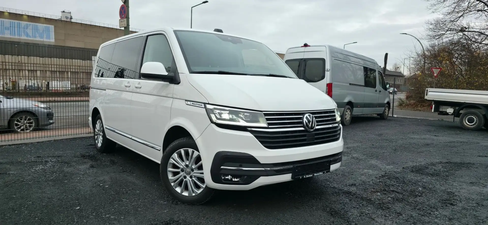 Volkswagen T6 Multivan T6.1 Multivan Generation Six Digital.T Navi AHK Bílá - 1