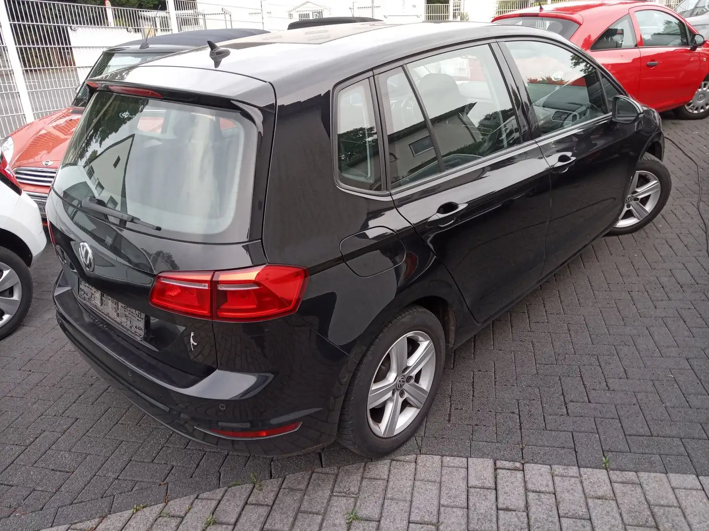 Volkswagen Golf VII Sportsvan 1.6 TDI DSG BMT Comfortline Schwarz - 2