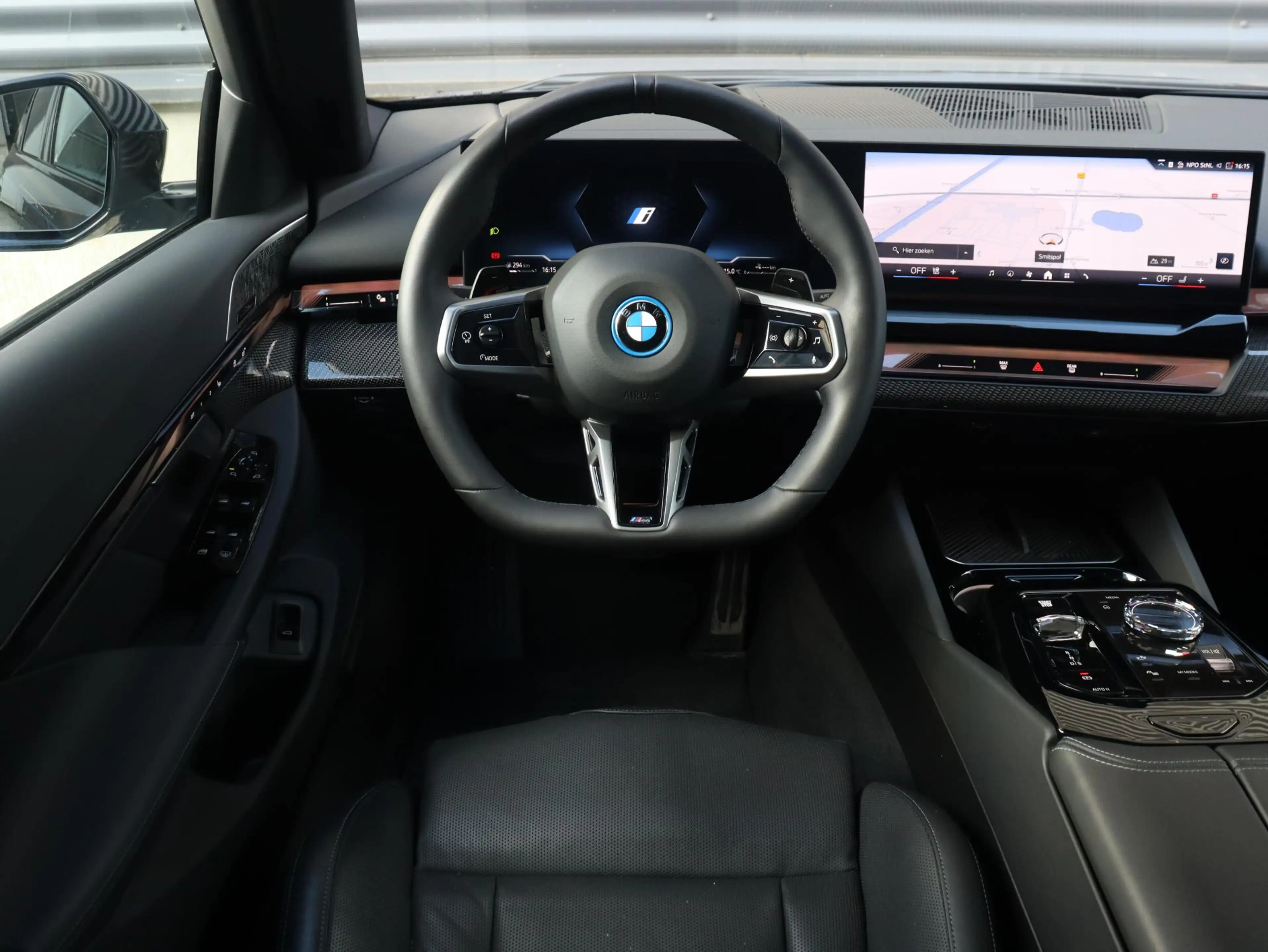 BMW 550 5-serie Sedan 550e xDrive | M Sportpakket Pro | In — photo 9