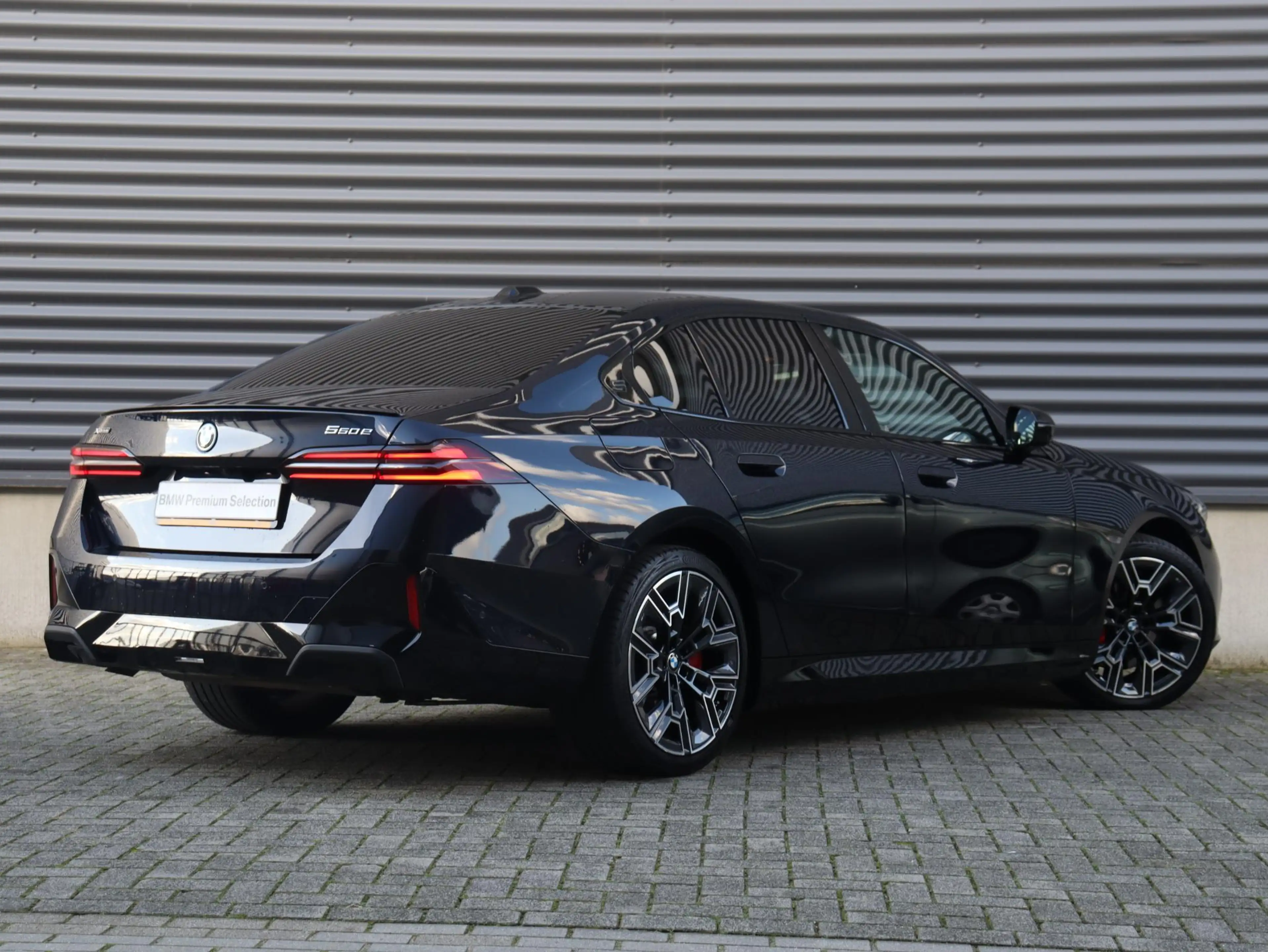 BMW 550 5-serie Sedan 550e xDrive | M Sportpakket Pro | In — photo 2