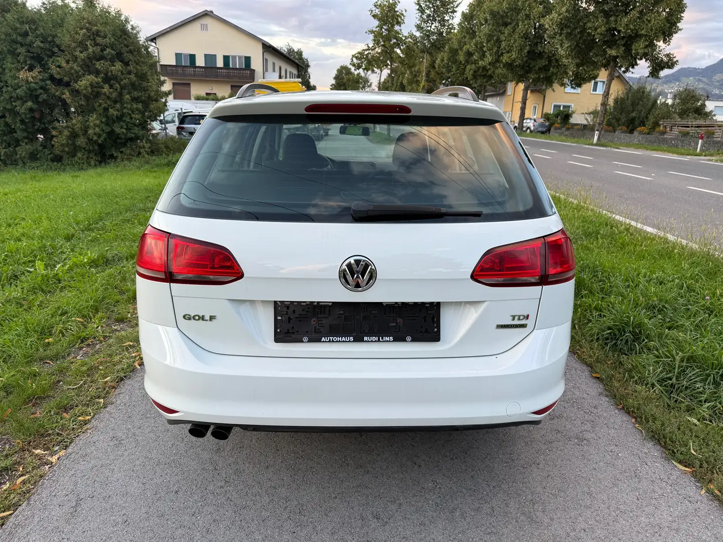 Volkswagen Golf Variant Trendline 4Motion BMT Weiß - 2