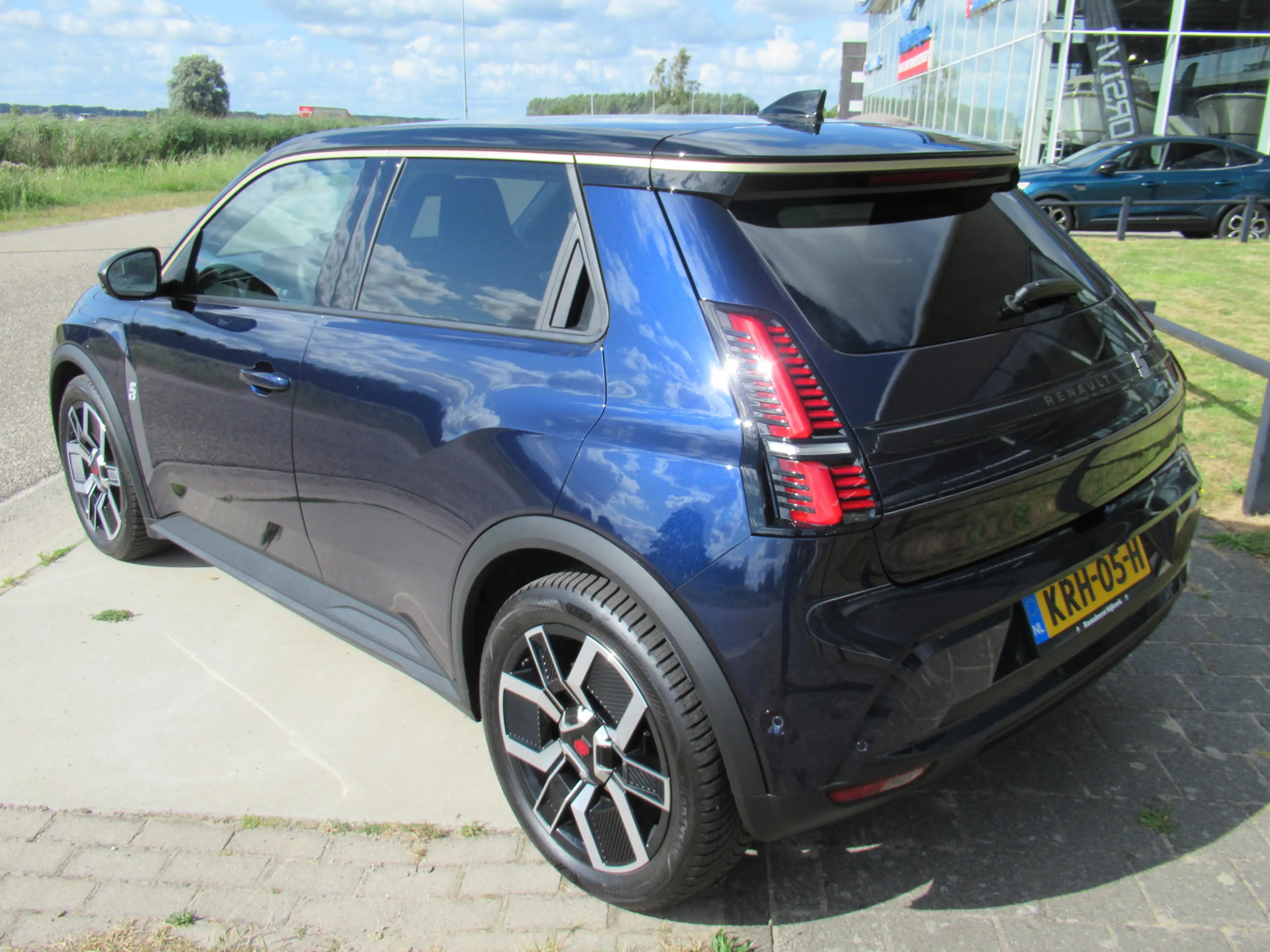 Renault R 5 comfort range techno 150PK 52 kWh — photo 3