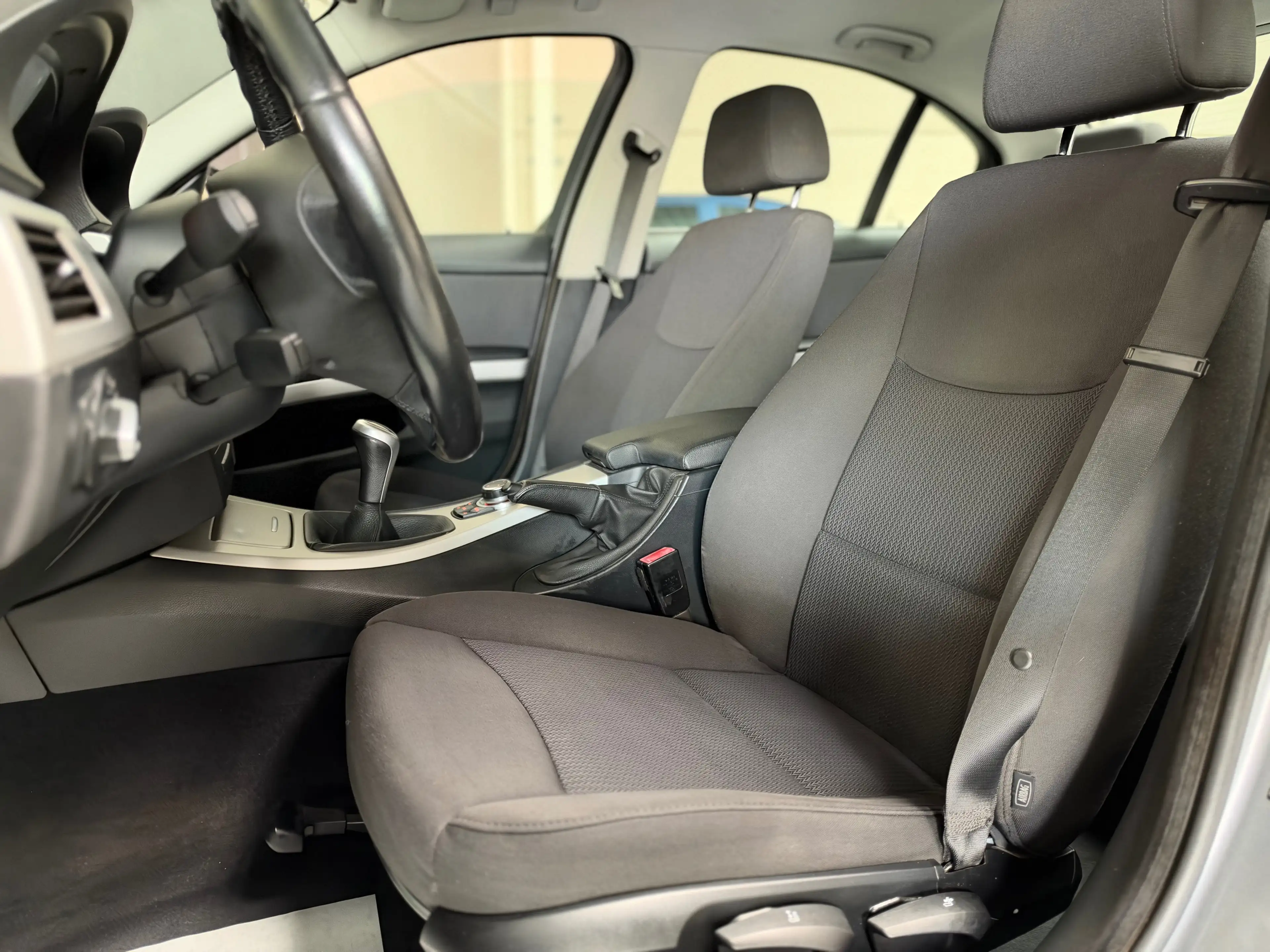 BMW 316 *1ER PROPRIETAIRE * CARNET * GPS * AIRCO * GARANTIE * — photo 8