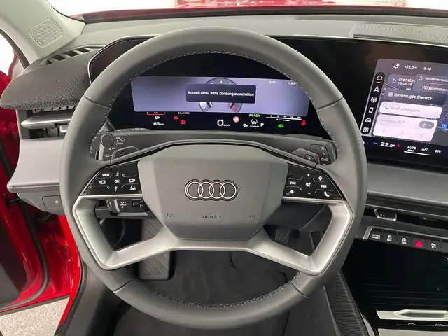 Audi Q3 view 12