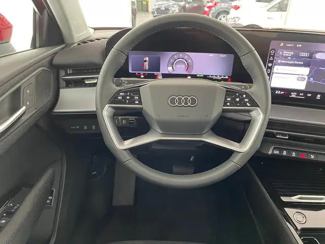 Audi Q3 view 11