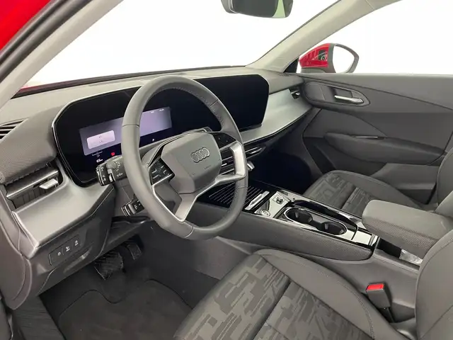Audi Q3 view 8