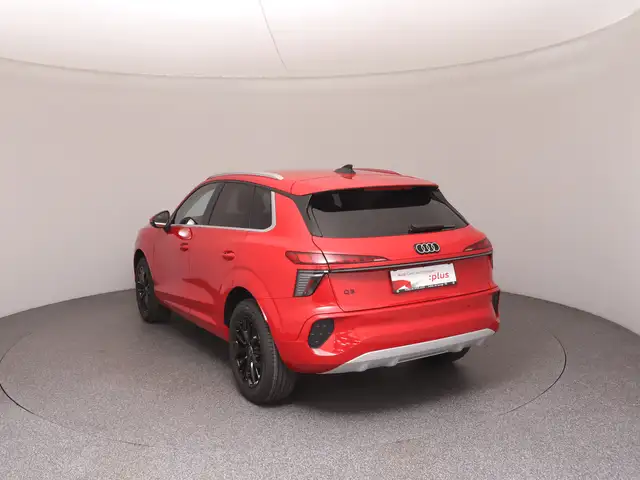 Audi Q3 view 5