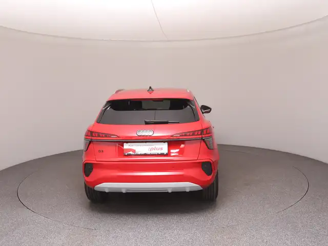 Audi Q3 view 6