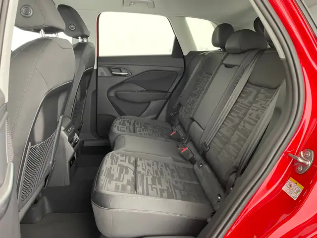 Audi Q3 view 10