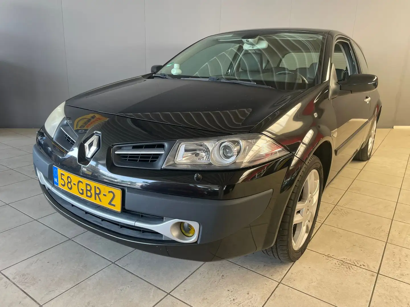 Renault Megane 1.6-16V Tech Line wij frissen de voorraad op - pri Zwart - 1