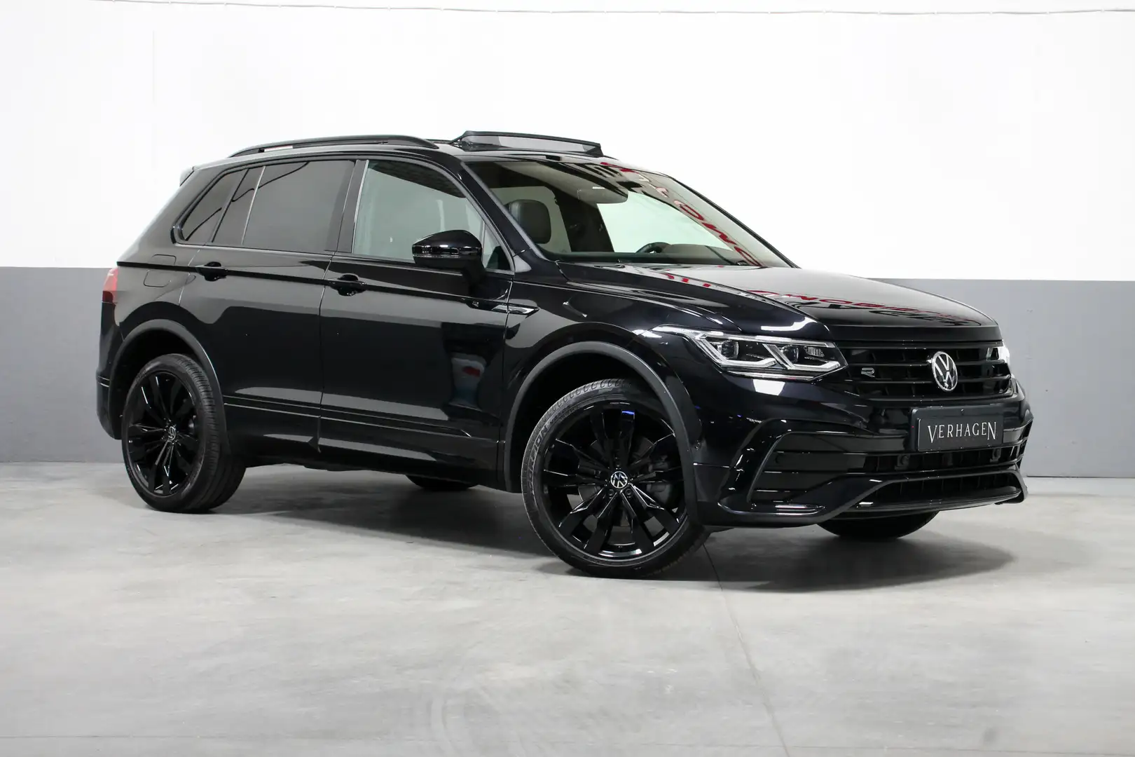 Volkswagen Tiguan 2.0 TSI 245pk R-line Black Style Pano Leer Schwarz - 2