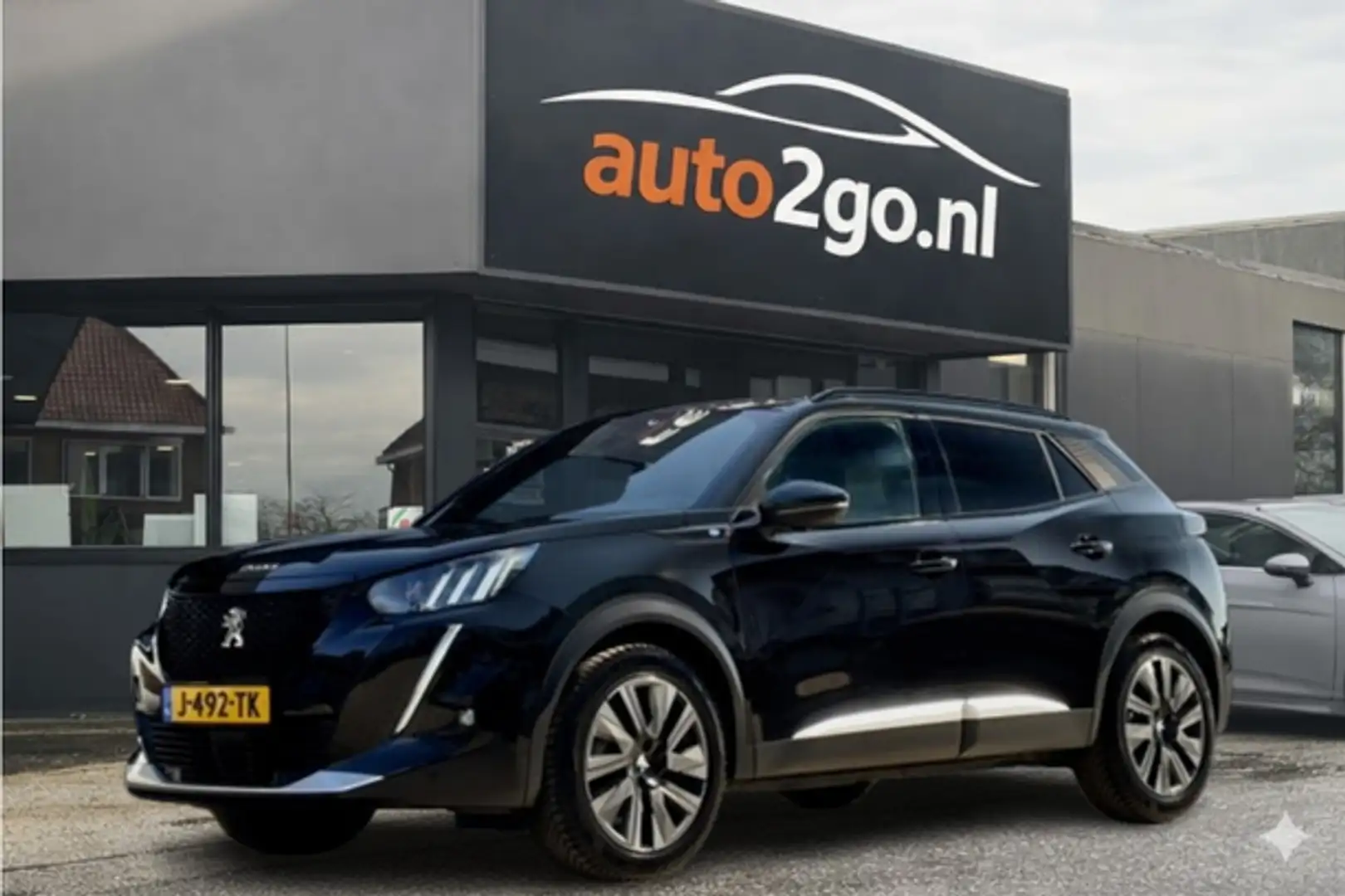 Peugeot e-2008 EV 91,4% SOH GT 50 kWh AUTOM 79D.KM! PANODAK LEDER Noir - 1