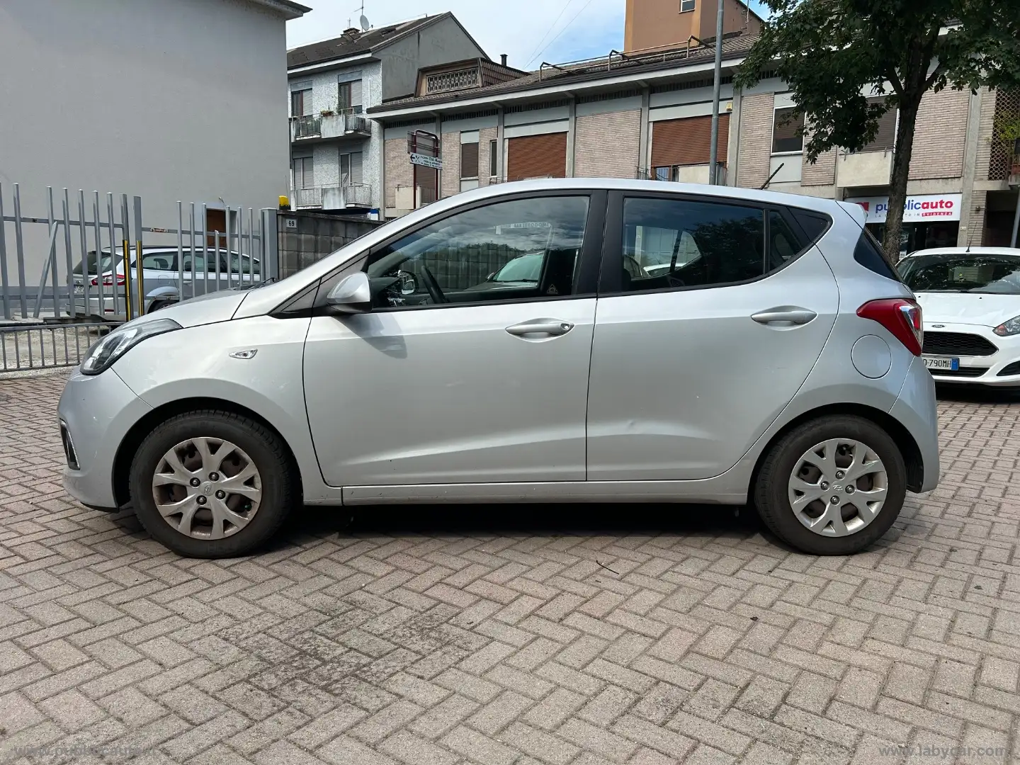 Hyundai i10 1.0 MPI Comfort Grigio - 2