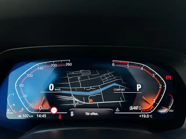 BMW X6 view 16