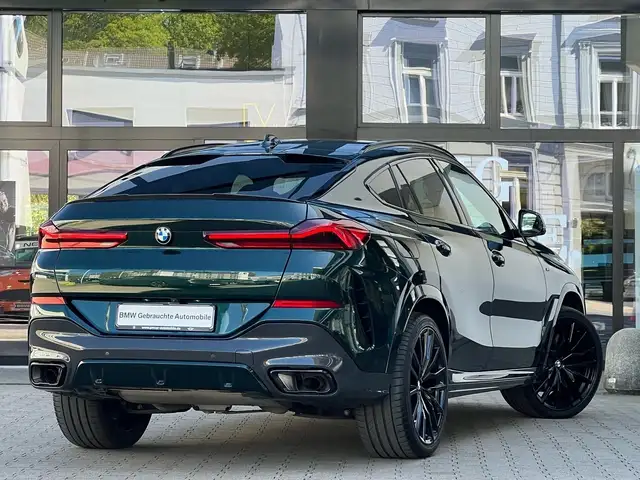 BMW X6 view 2