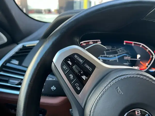 BMW X6 view 17