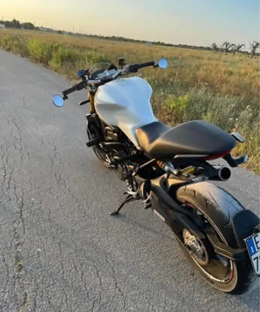 Ducati Monster 1200 s - 1