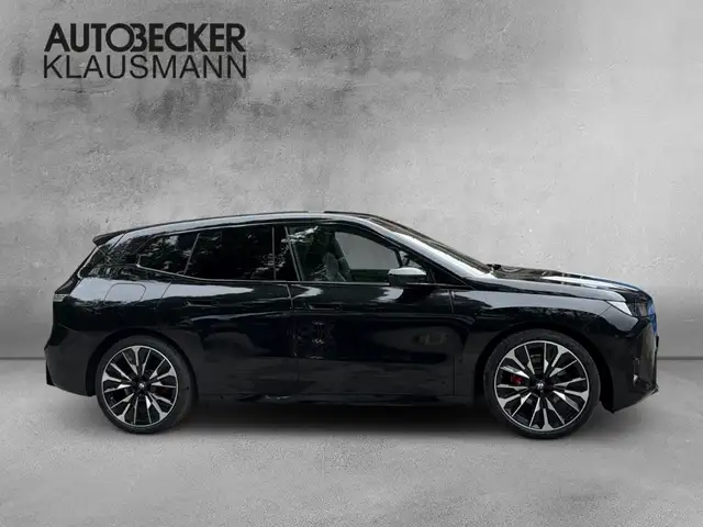 BMW Ix view 4