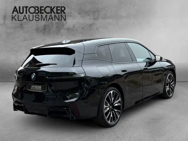 BMW Ix view 2