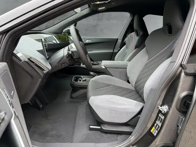 BMW Ix view 8