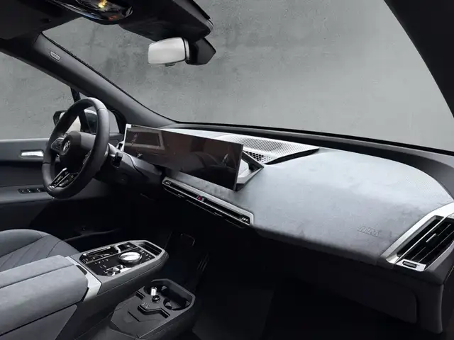 BMW Ix view 12