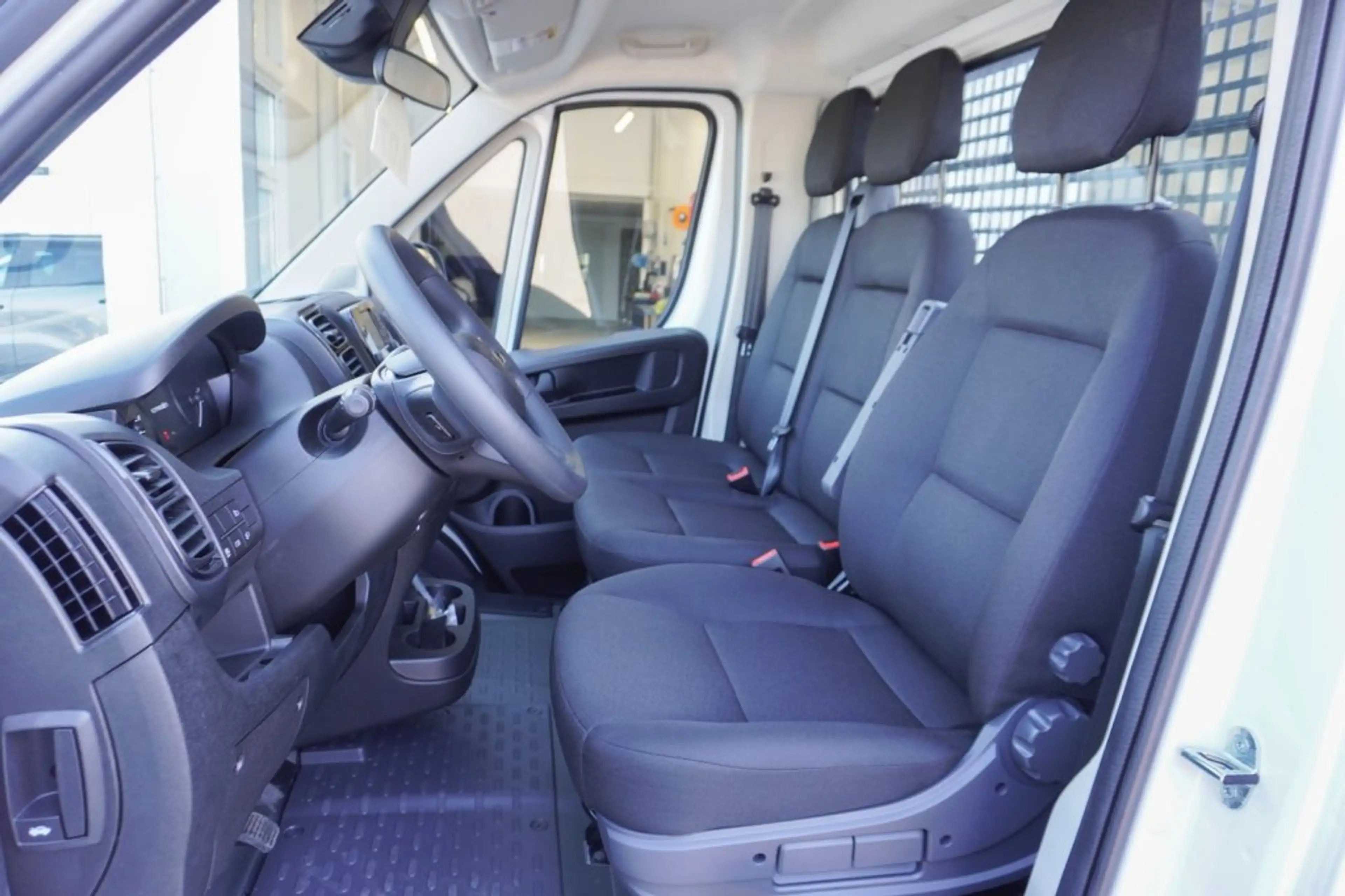 Citroen Jumper Pritsche L4 EK 3.5T Heavy 180 Automatik — photo 13