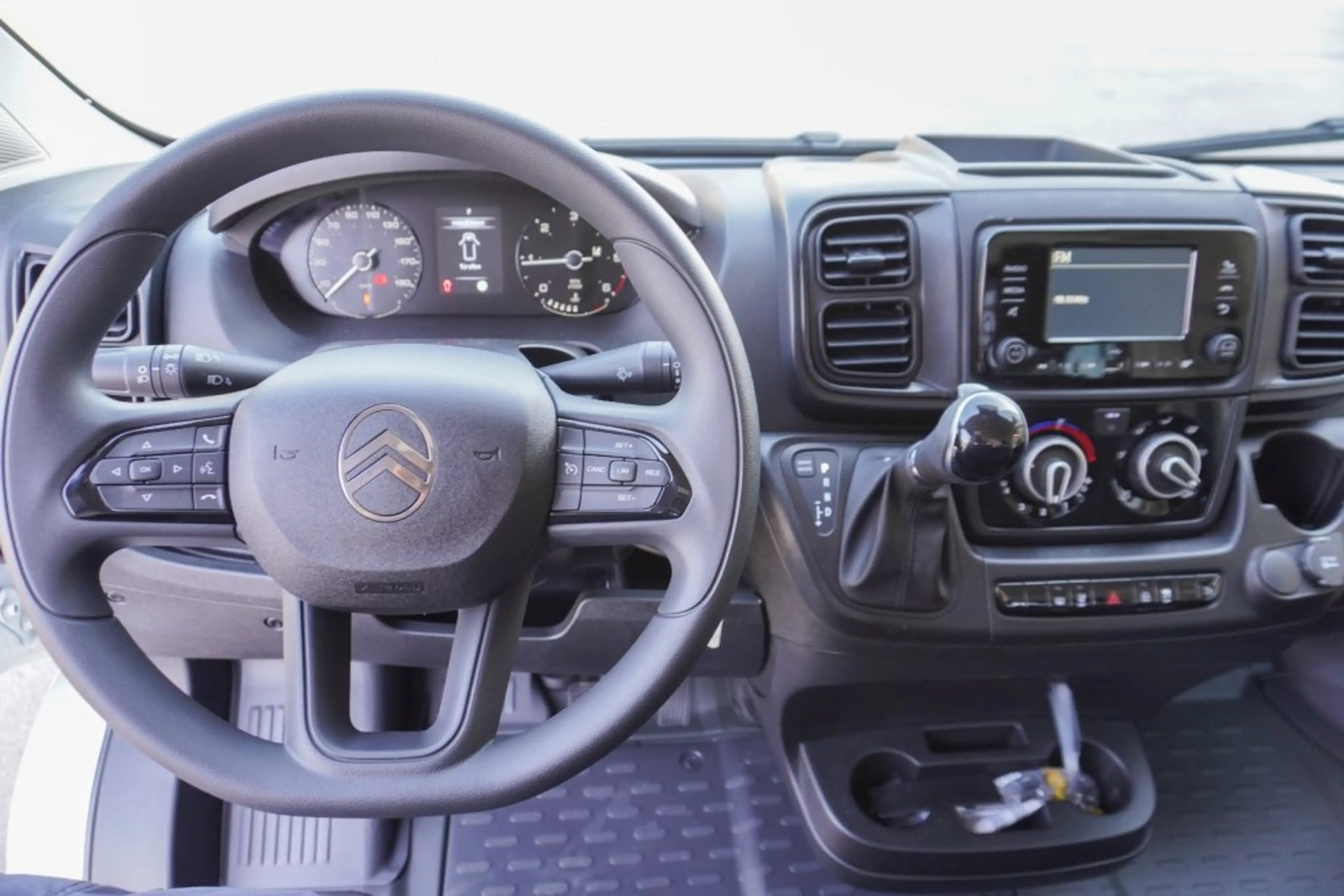 Citroen Jumper Pritsche L4 EK 3.5T Heavy 180 Automatik — photo 9